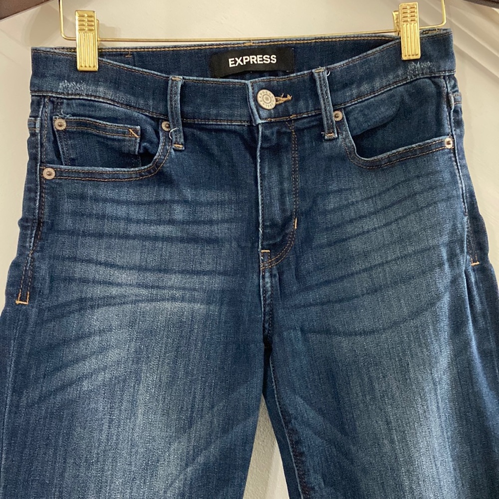 Express Barely Bootcut Midrise Short Length Jeans (Size 6S)